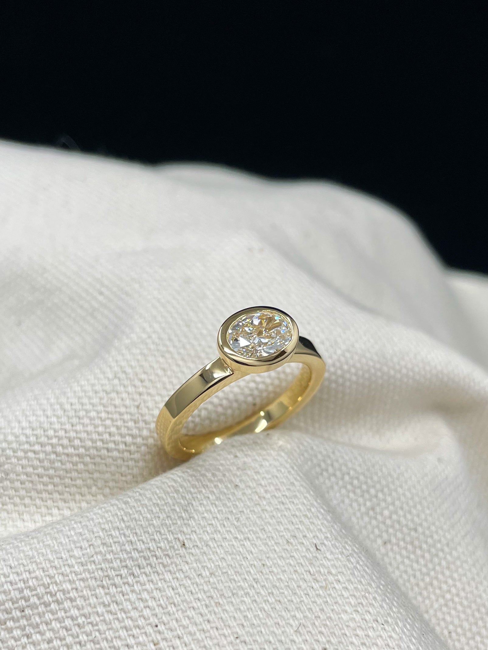9ct Solid Gold Solitaire Diamond Engagement Ring