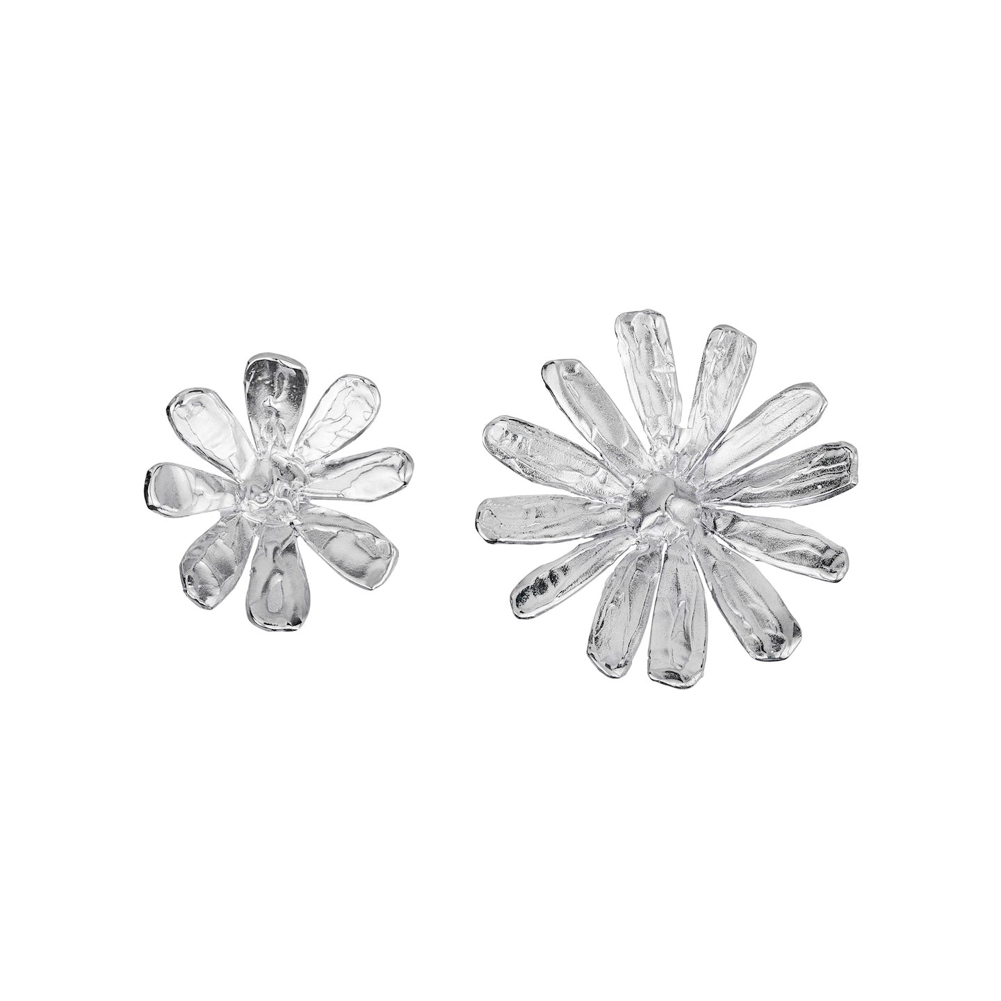 100% recycled silver floral daisy stud earrings, ethical and sustainable jewellery, handmade in the UK