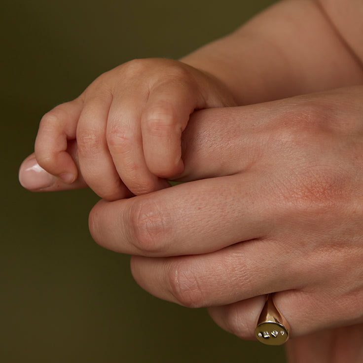 Solid Gold signet ring, solid gold jewellery