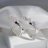 LOKA CURVE HOOP EARRINGS